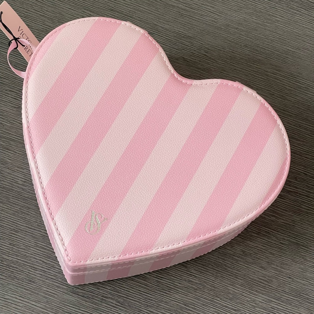New Victoria’s Secret iconic stripe large tote and Heart Jewelry Box bundle - Picture 10 of 10